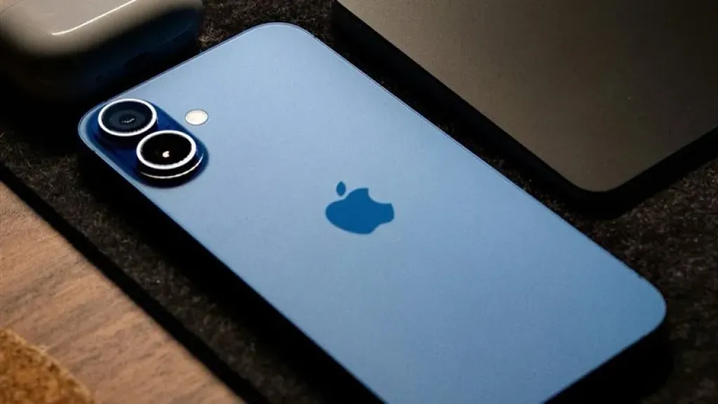 iPhone 16e